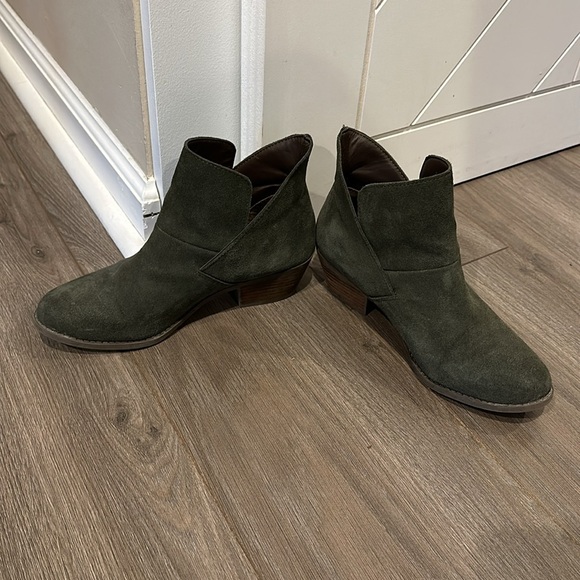 Me Too Green Bootie - Picture 5 of 7